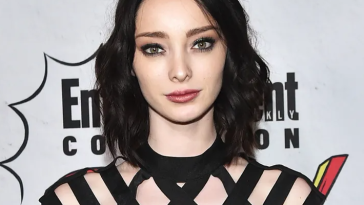 Emma Dumont