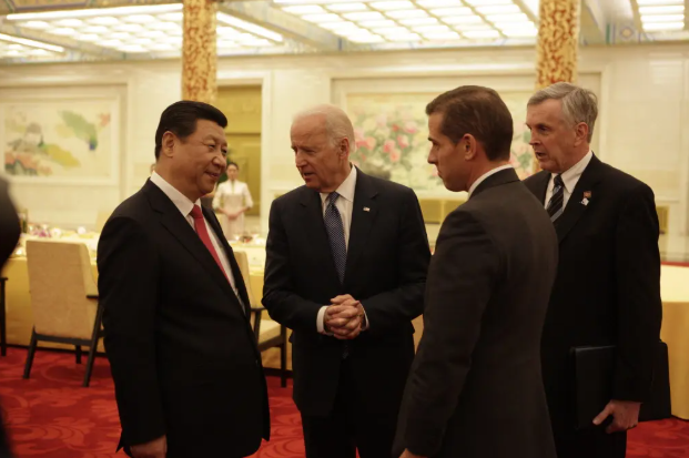 Joe Biden introduces his son, Hunter Biden, to Chinese President Xi Jinping in December 2013